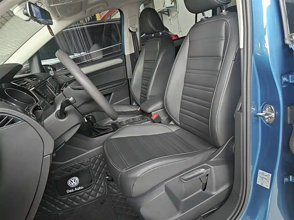 Volkswagen Touran 2018 — фото 15