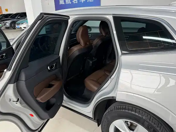 Volvo XC60 2022