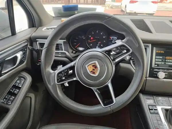 Porsche Macan 2016