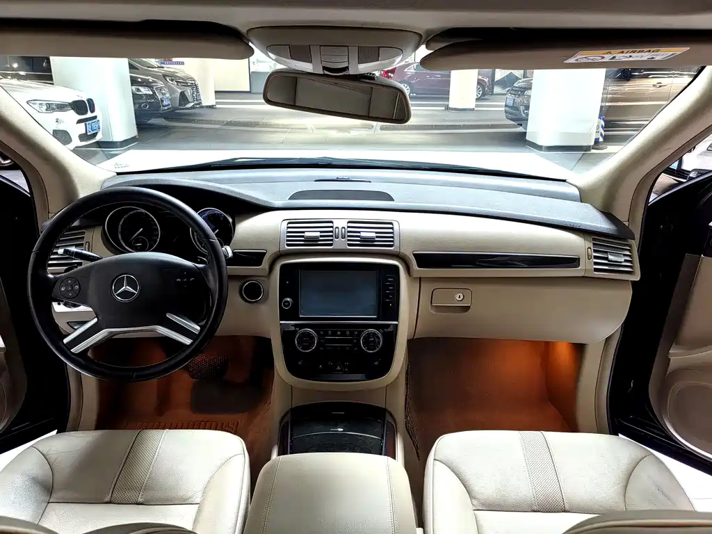 Mercedes-Benz R-Class 2016 — фото 12