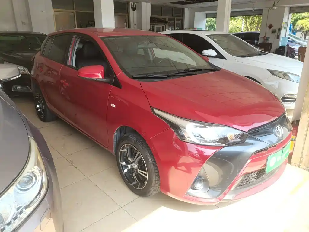 Toyota Yaris L 2017 — фото 22
