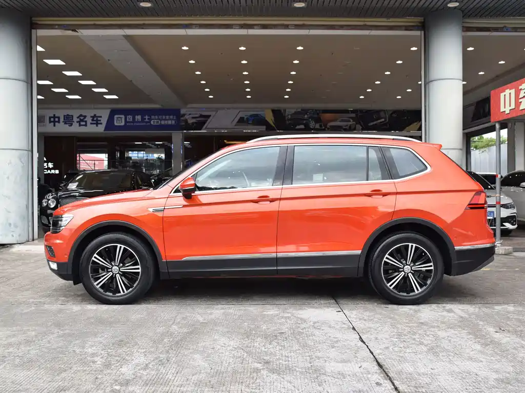 Volkswagen Tiguan L 2017 — фото 4
