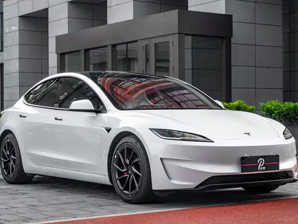 Tesla Model 3 2024