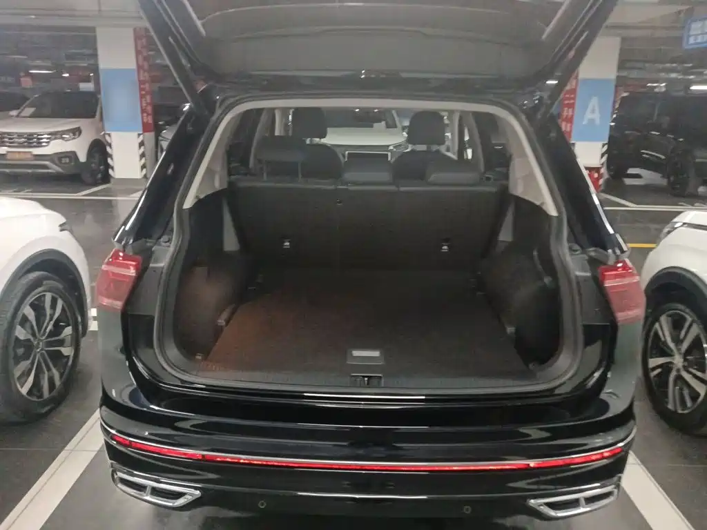 Volkswagen Tiguan L 2022 — фото 12