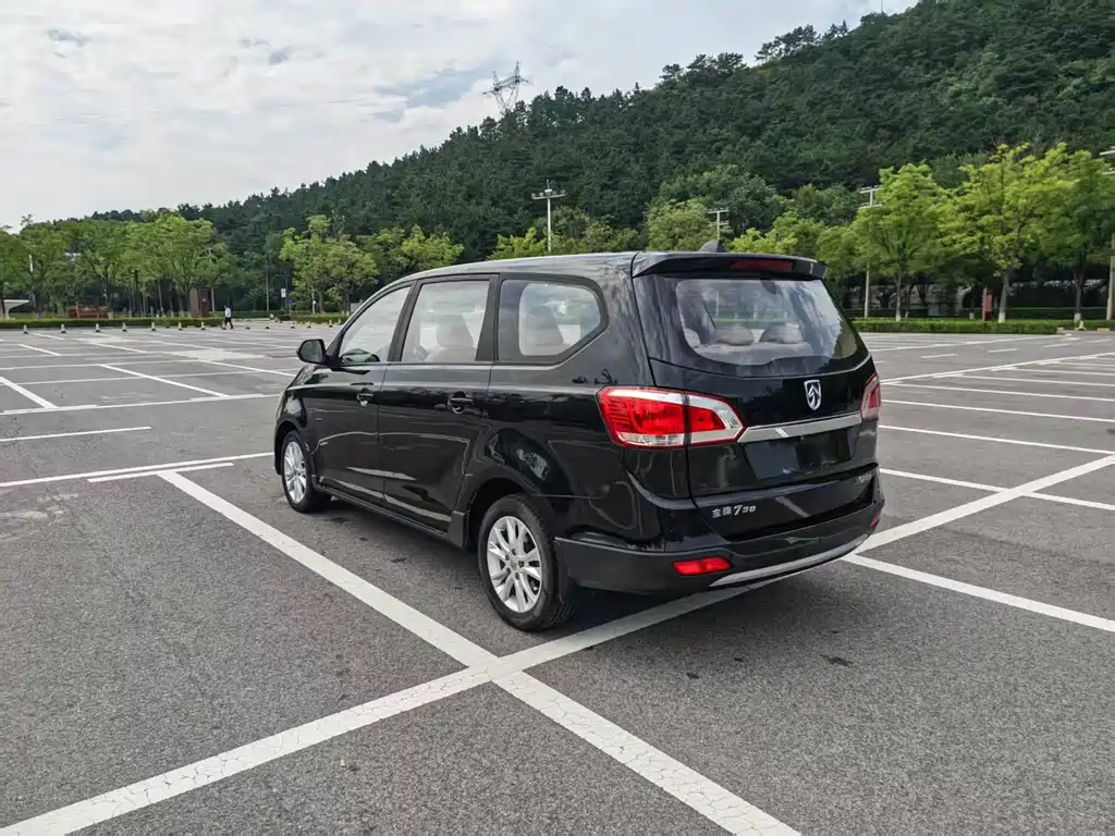 Baojun 730 2015