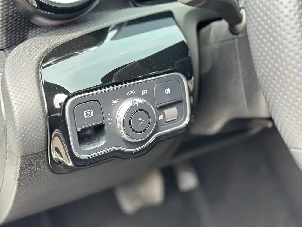 Mercedes-Benz A-Class 2022 — фото 19