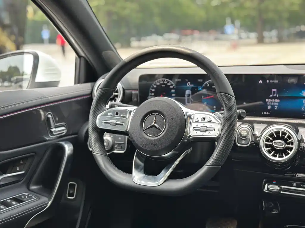 Mercedes-Benz A-Class 2022 — фото 34