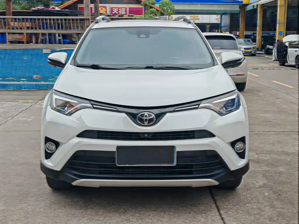 Toyota RAV4 2016 — фото 2