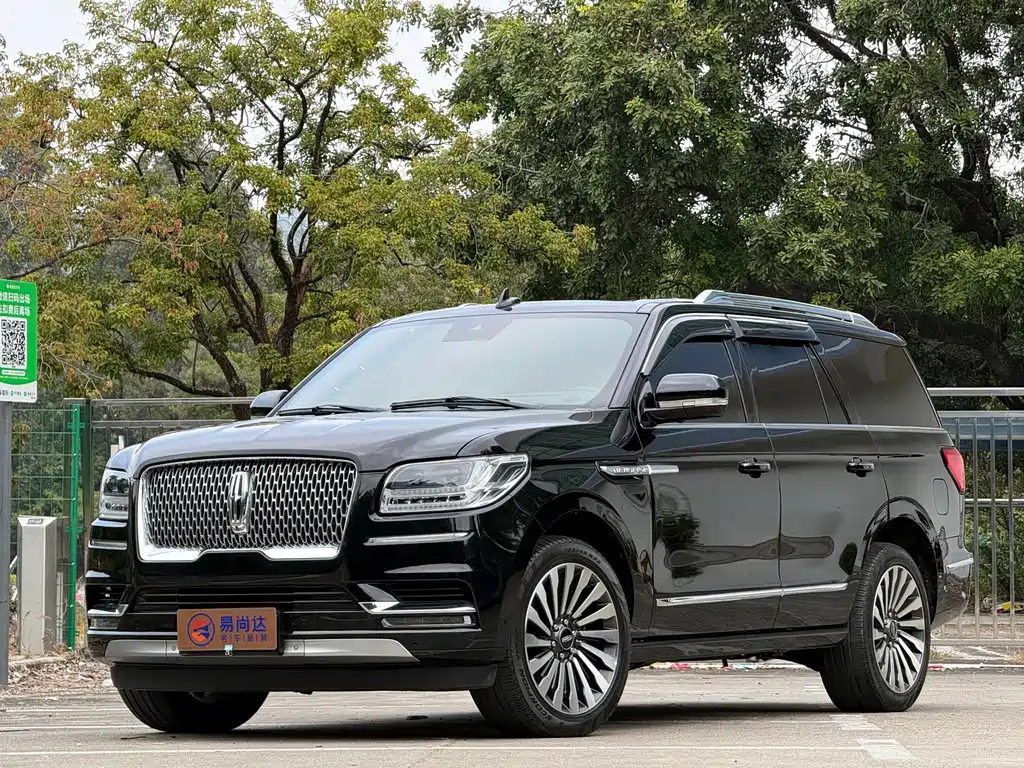 Lincoln Navigator 2022 — фото 2