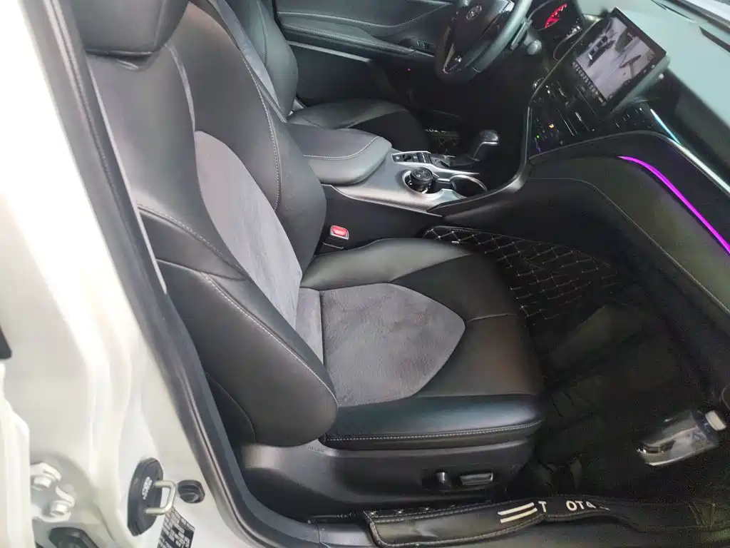 Toyota Camry 2022 — фото 25