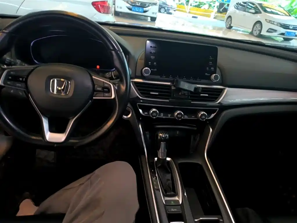 Honda Inspire 2020 — фото 10