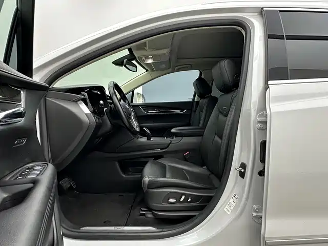 Cadillac XT5 2017 — фото 12