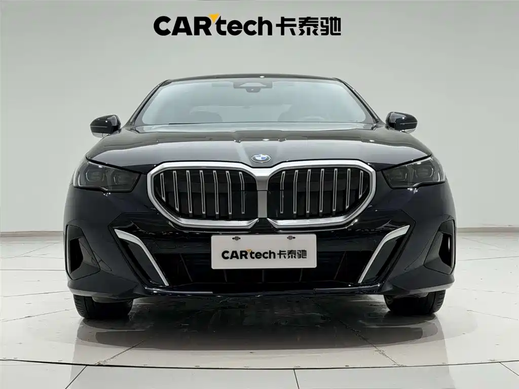BMW 5 Series 2025