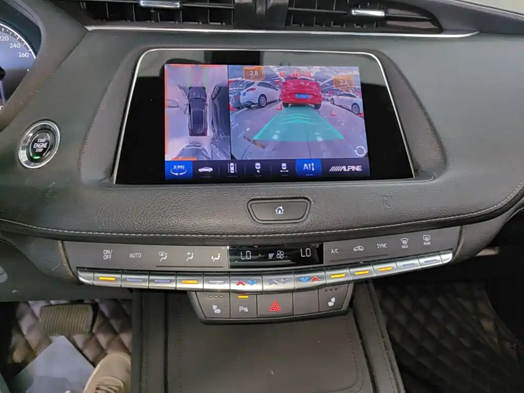 Cadillac XT4 2019 — фото 13