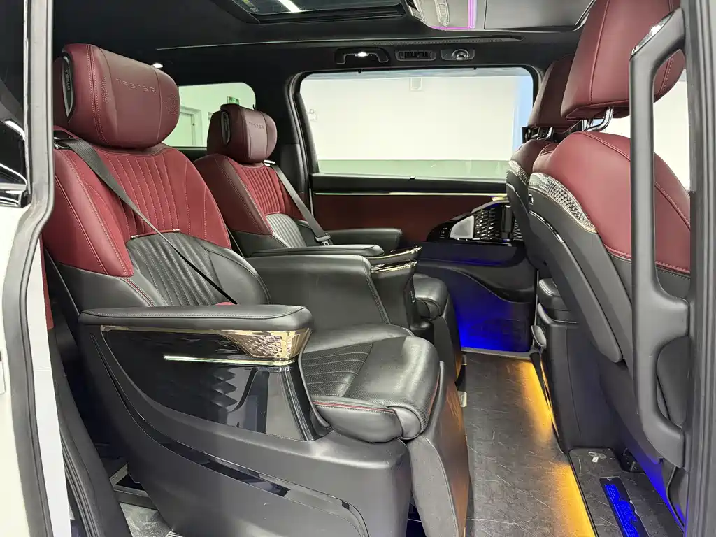 GAC Motor Trumpchi M8 2023 — фото 32