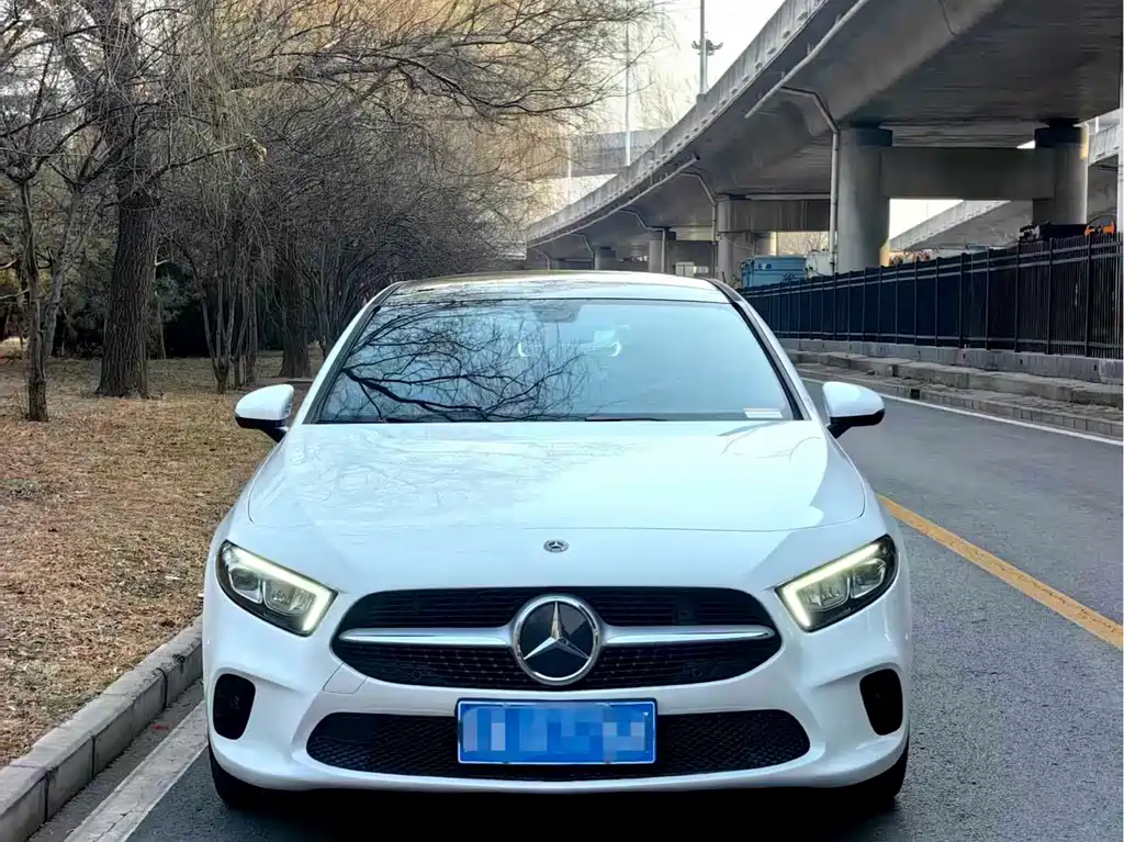 Mercedes-Benz A-Class 2019 — фото 2