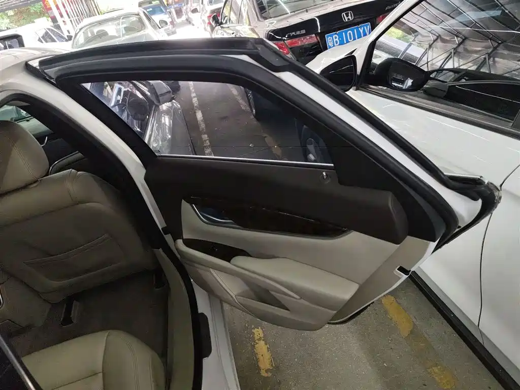 Cadillac XTS 2015 — фото 14