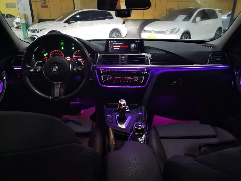BMW 3 Series 2018 — фото 10