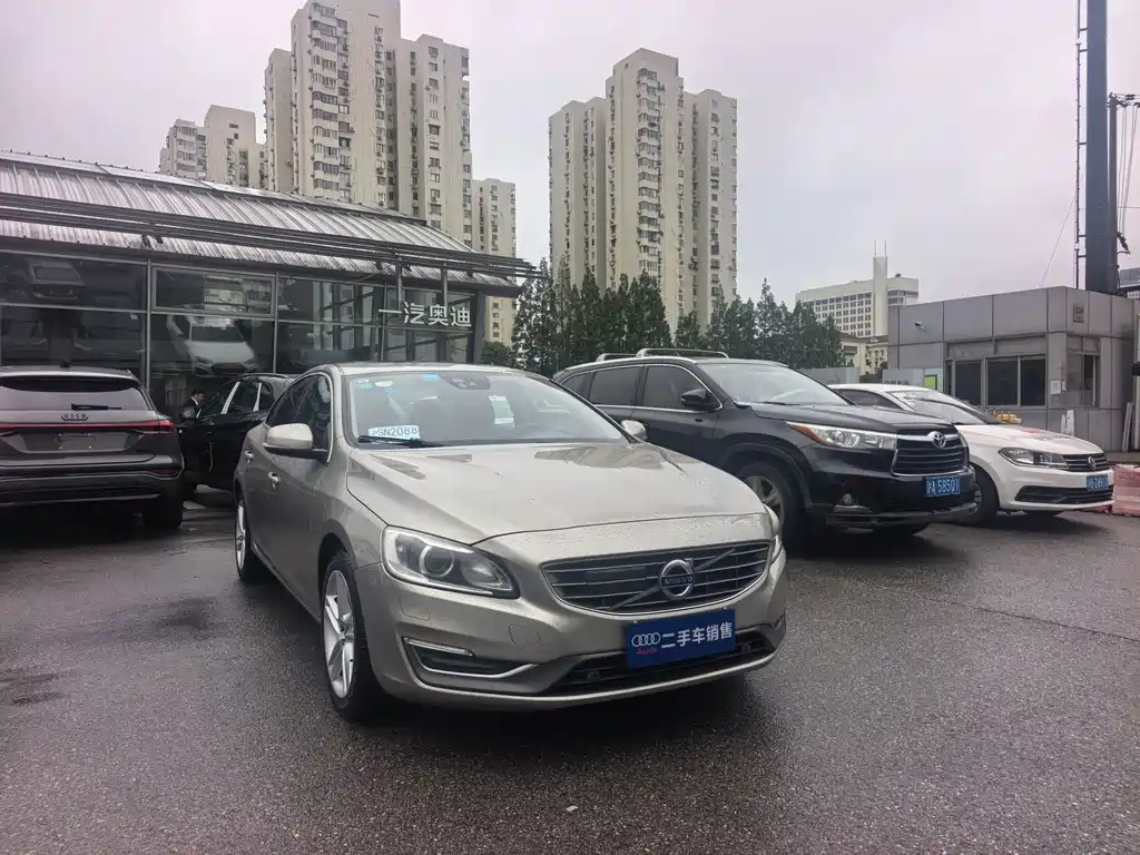 Volvo S60 2015 — фото 6