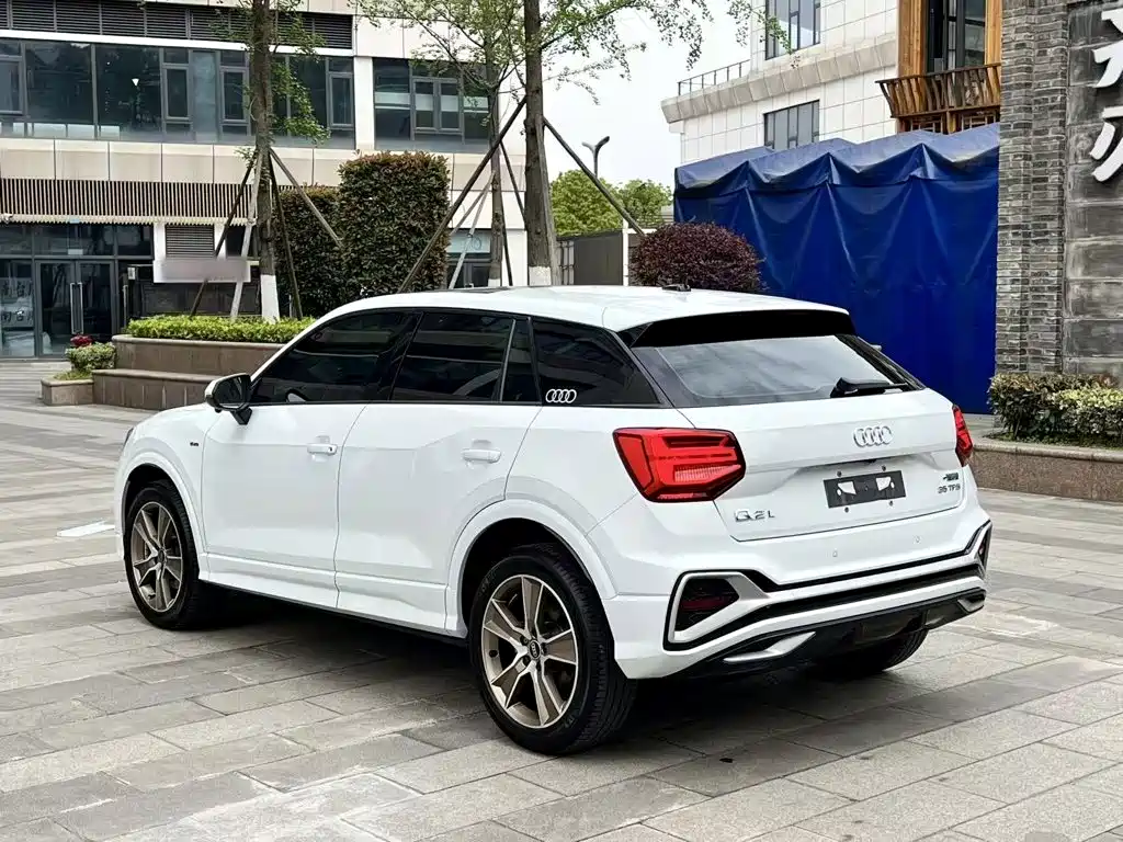Audi Q2L 2024 — фото 23