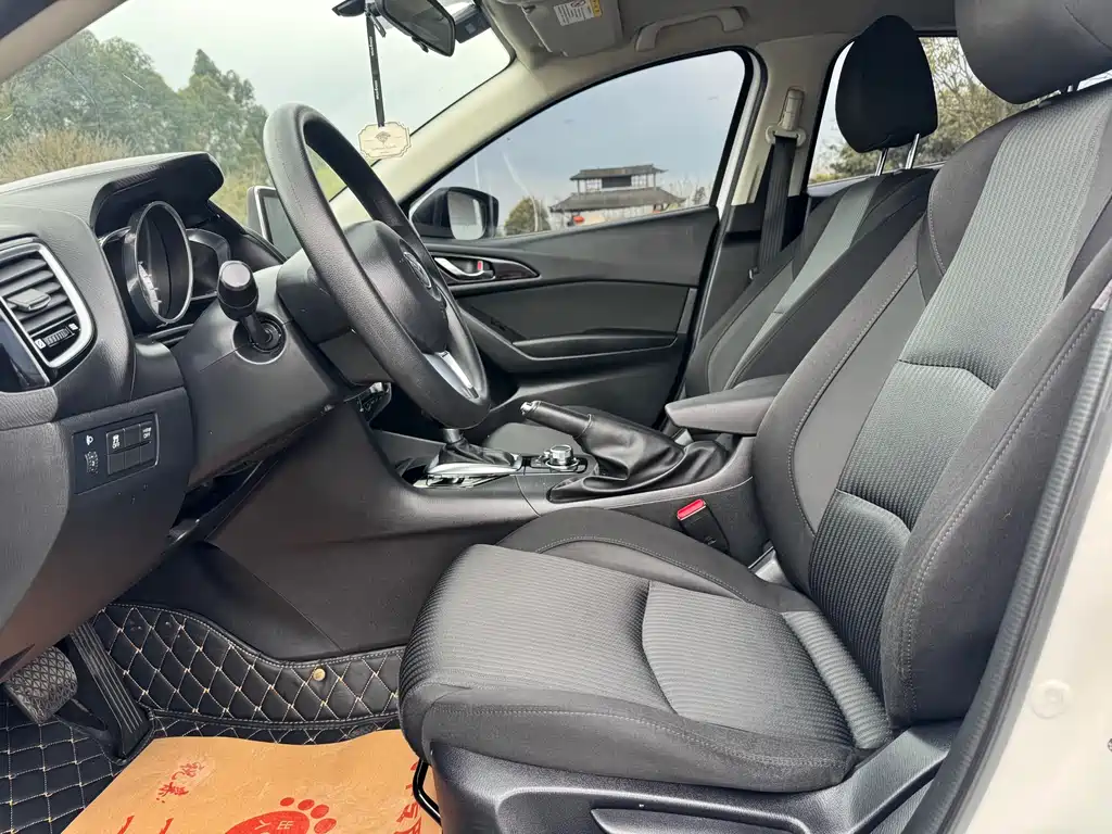 Mazda 3 Axela 2015 — фото 13
