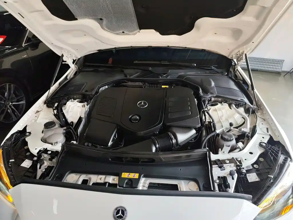 Mercedes-Benz C-Class 2023 — фото 16