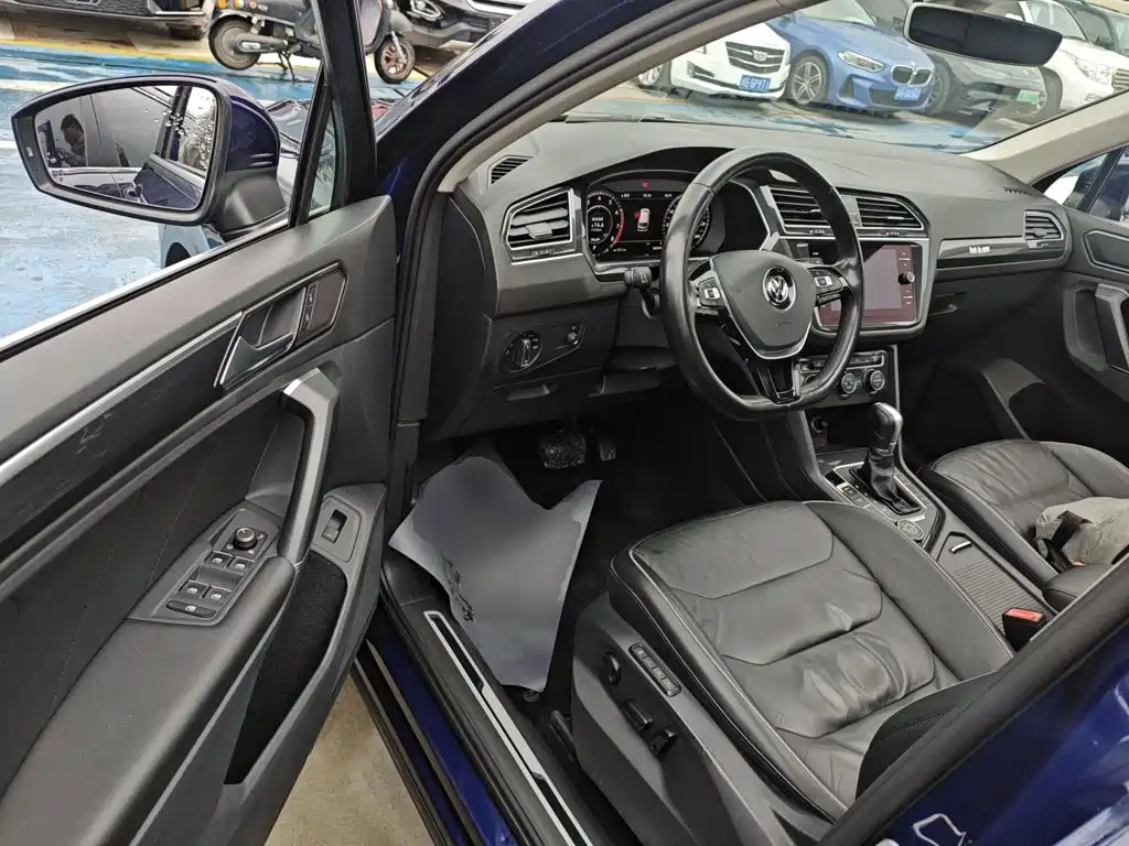 Volkswagen Tiguan 2019 — фото 12