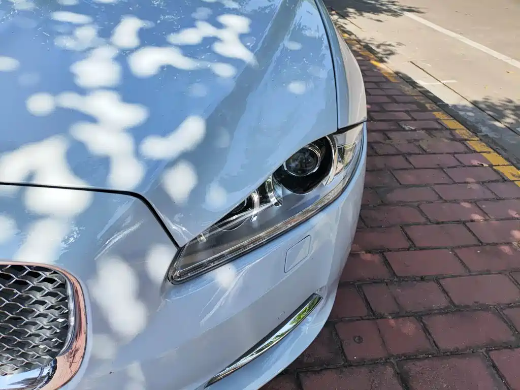 Jaguar XJ 2016 — фото 24