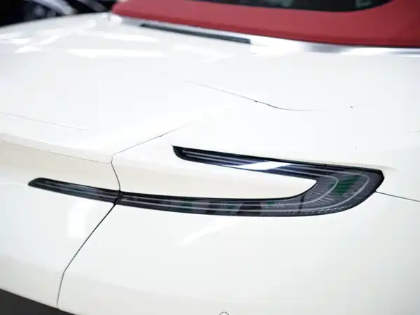 Aston Martin DB11 2020