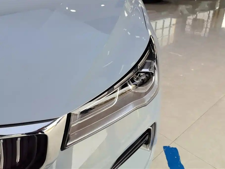 Geely Emgrand 2023