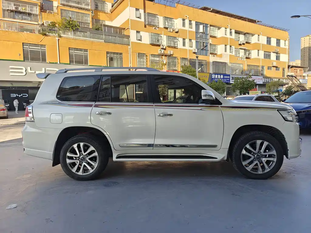 Toyota Land Cruiser 2016 — фото 4