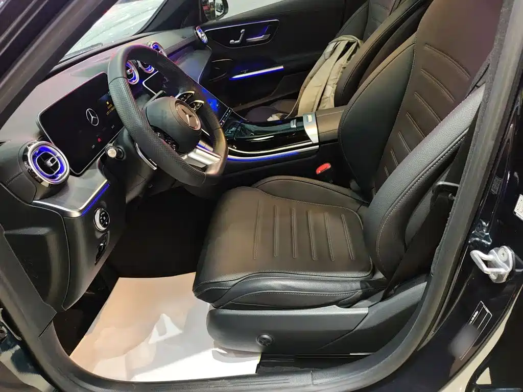 Mercedes-Benz C-Class 2023 — фото 11