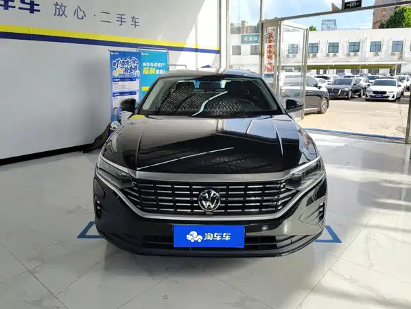 Volkswagen Passat 2025