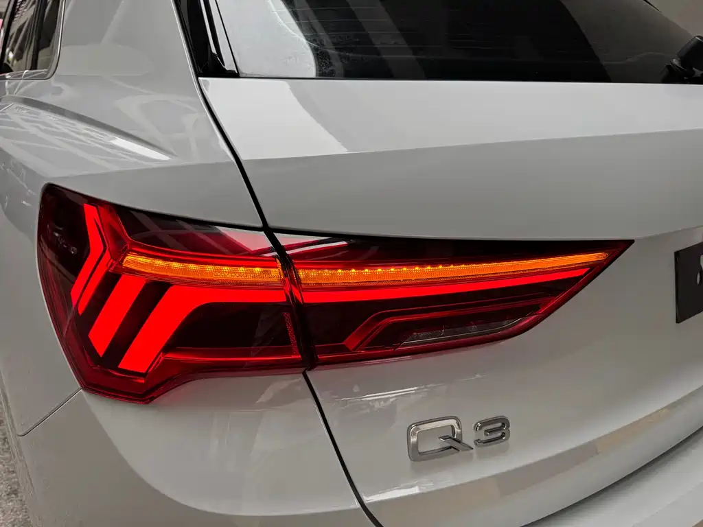 Audi Q3 2023 — фото 24
