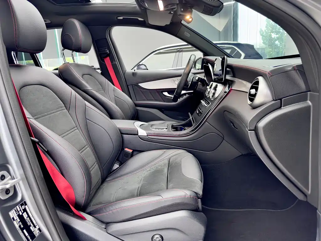 Mercedes-Benz GLC AMG 2023 — фото 9