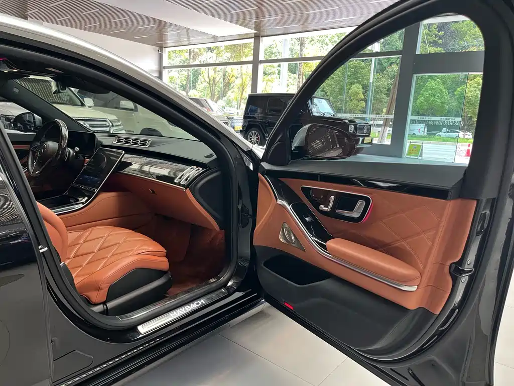 Mercedes-Benz Maybach S-Class 2023 — фото 11