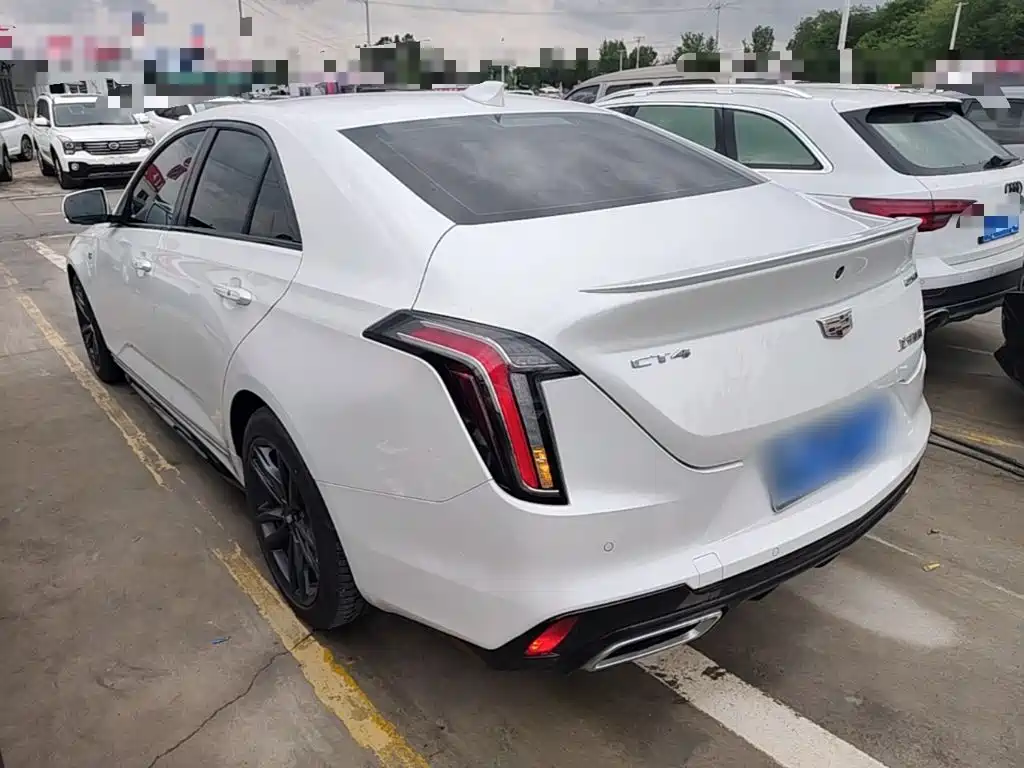Cadillac CT4 2023 — фото 23