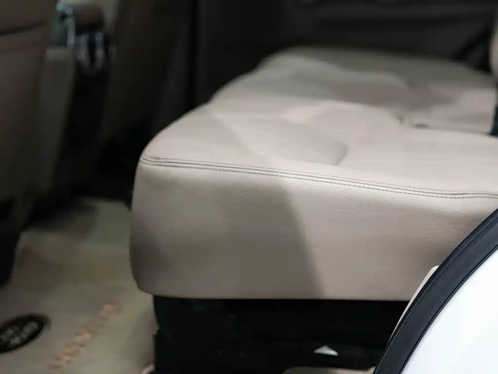 Land Rover Discovery 2012 — фото 26