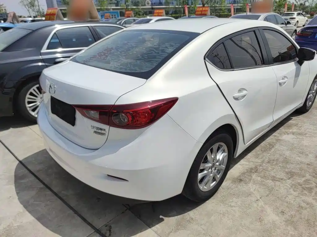 Mazda 3 Axela 2016