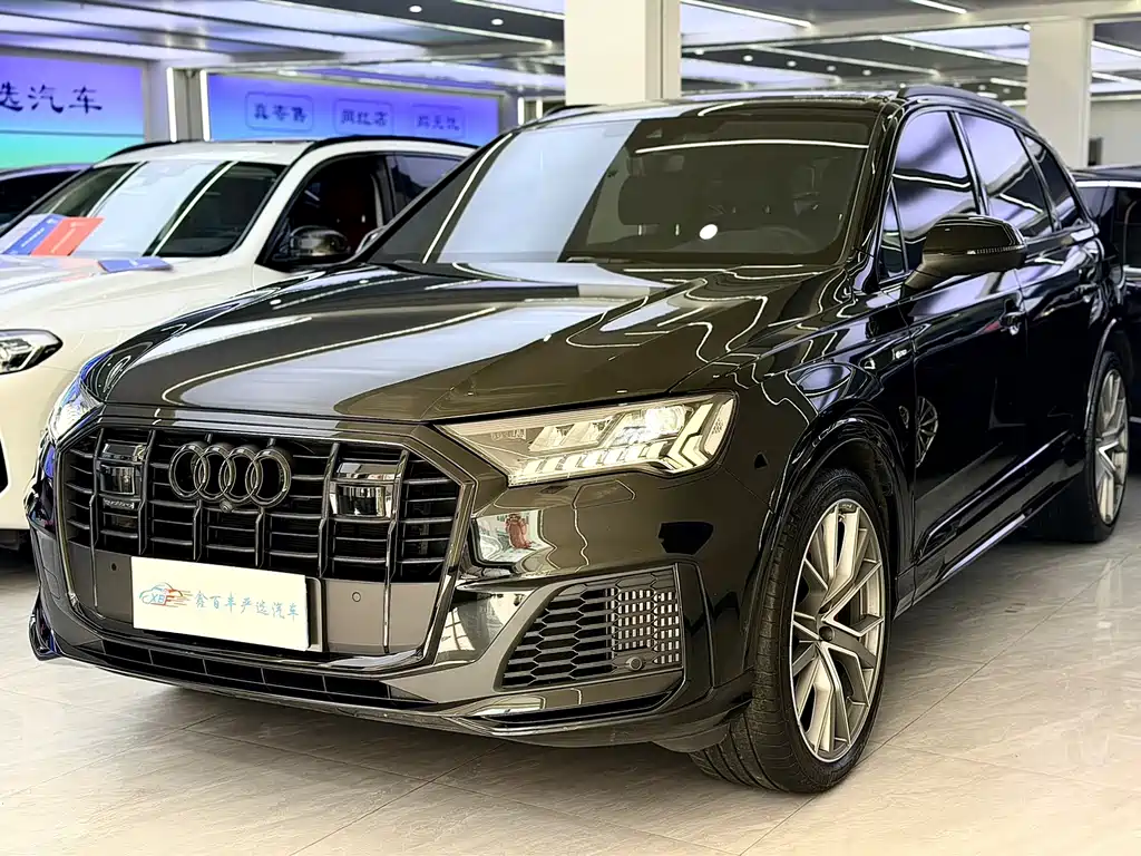 Audi Q7 2024 — фото 1