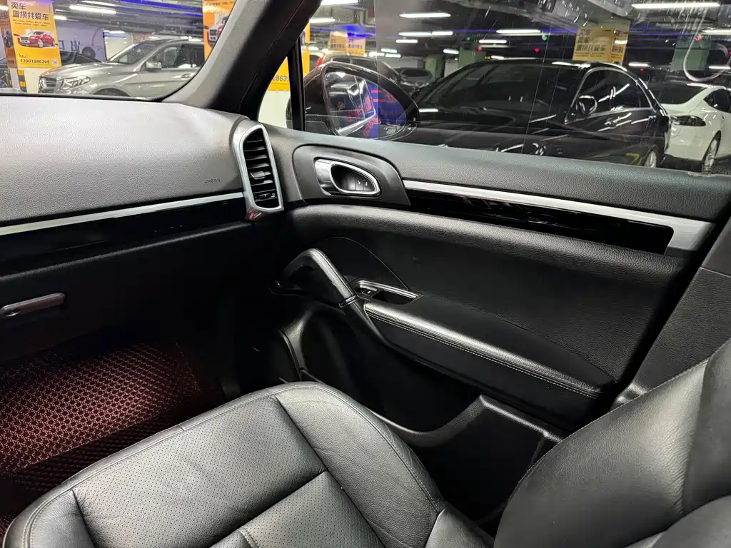 Porsche Cayenne 2015 — фото 22