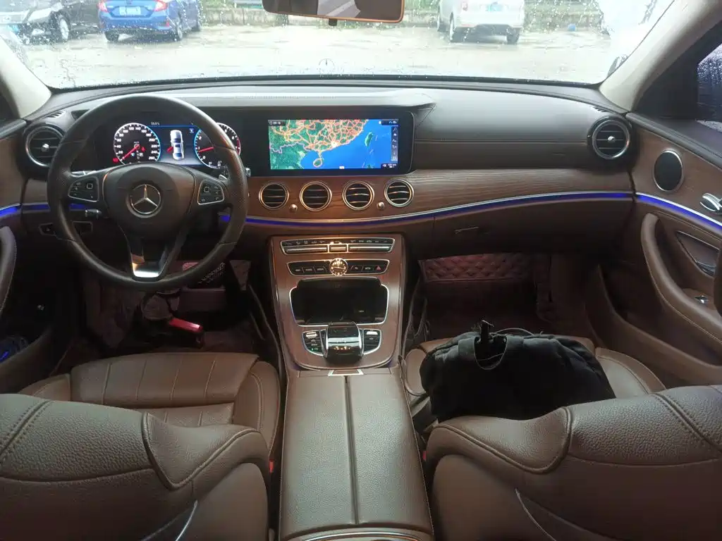 Mercedes-Benz E-Class 2018 — фото 10