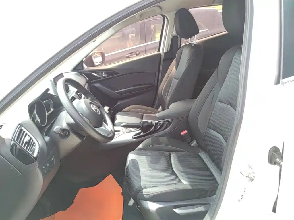 Mazda 3 Axela 2016 — фото 11