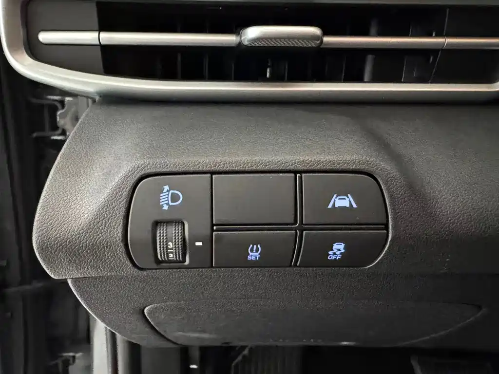 Hyundai Elantra 2022 — фото 16