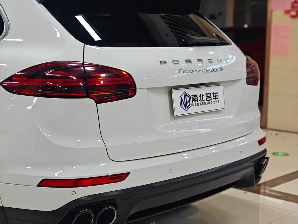 Porsche Cayenne 2017 — фото 18