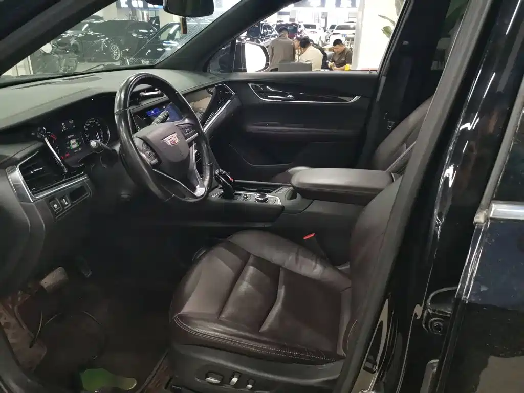 Cadillac XT6 2021 — фото 15