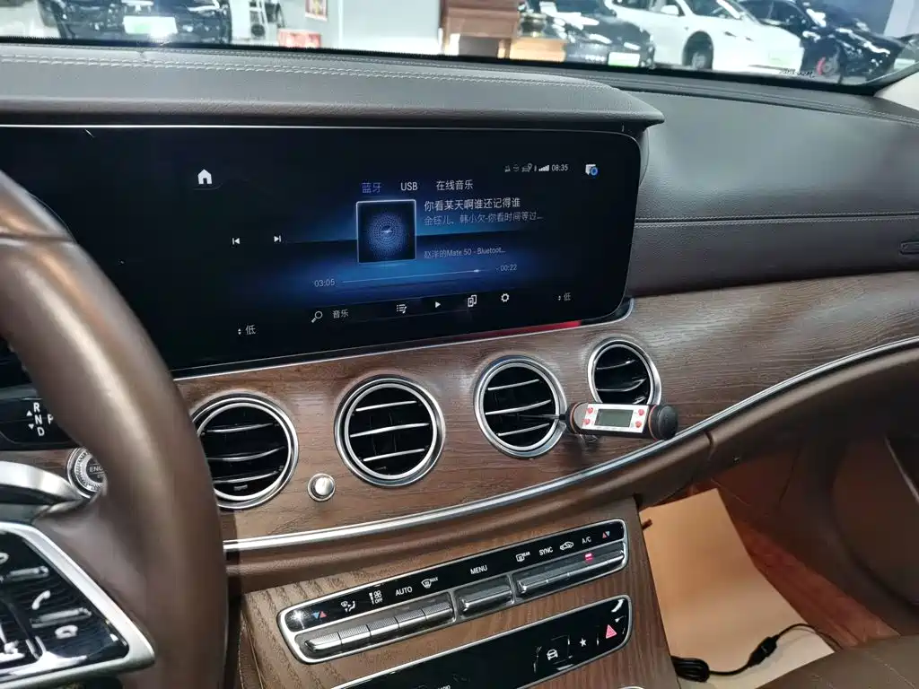 Mercedes-Benz E-Class 2022 — фото 13
