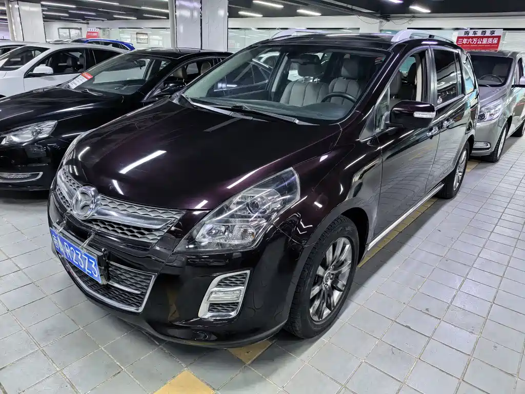 Mazda 8 2015