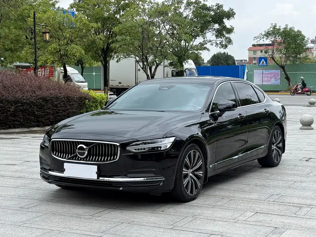 Volvo S90 2022 — фото 1