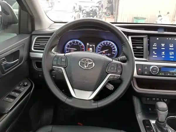 Toyota Highlander 2019